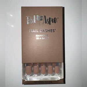 Red Aspen Nude Press-On Nail Dashes - Natural Beige
